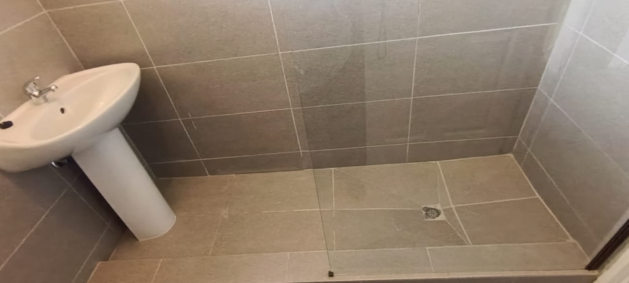 To Let 1 Bedroom Property for Rent in Oostersee Western Cape